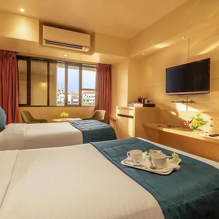 โฮเทล โอเรียนทัล เอสเตอร์ Hotel มุมไบ ภายนอก รูปภาพ