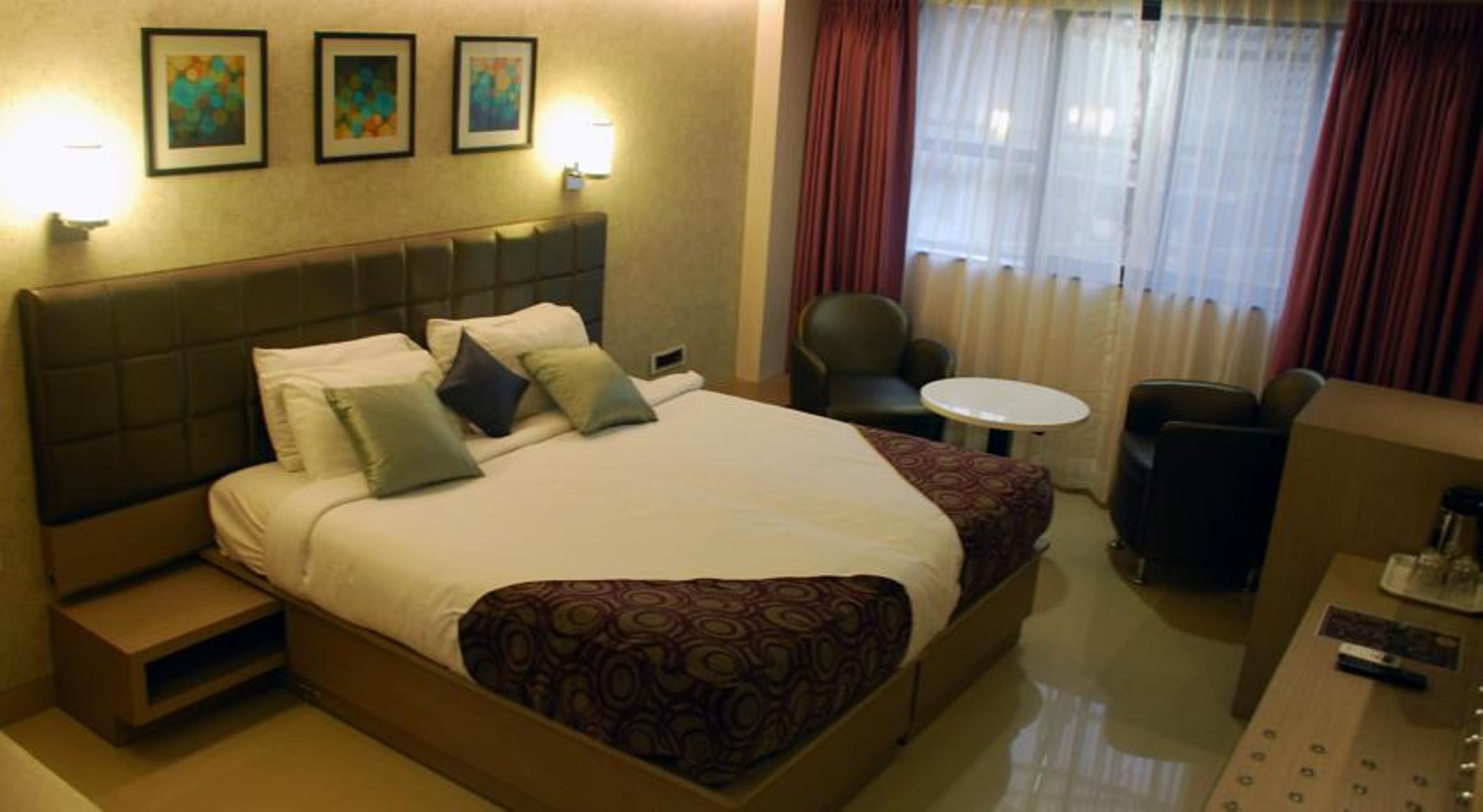 โฮเทล โอเรียนทัล เอสเตอร์ Hotel มุมไบ ภายนอก รูปภาพ