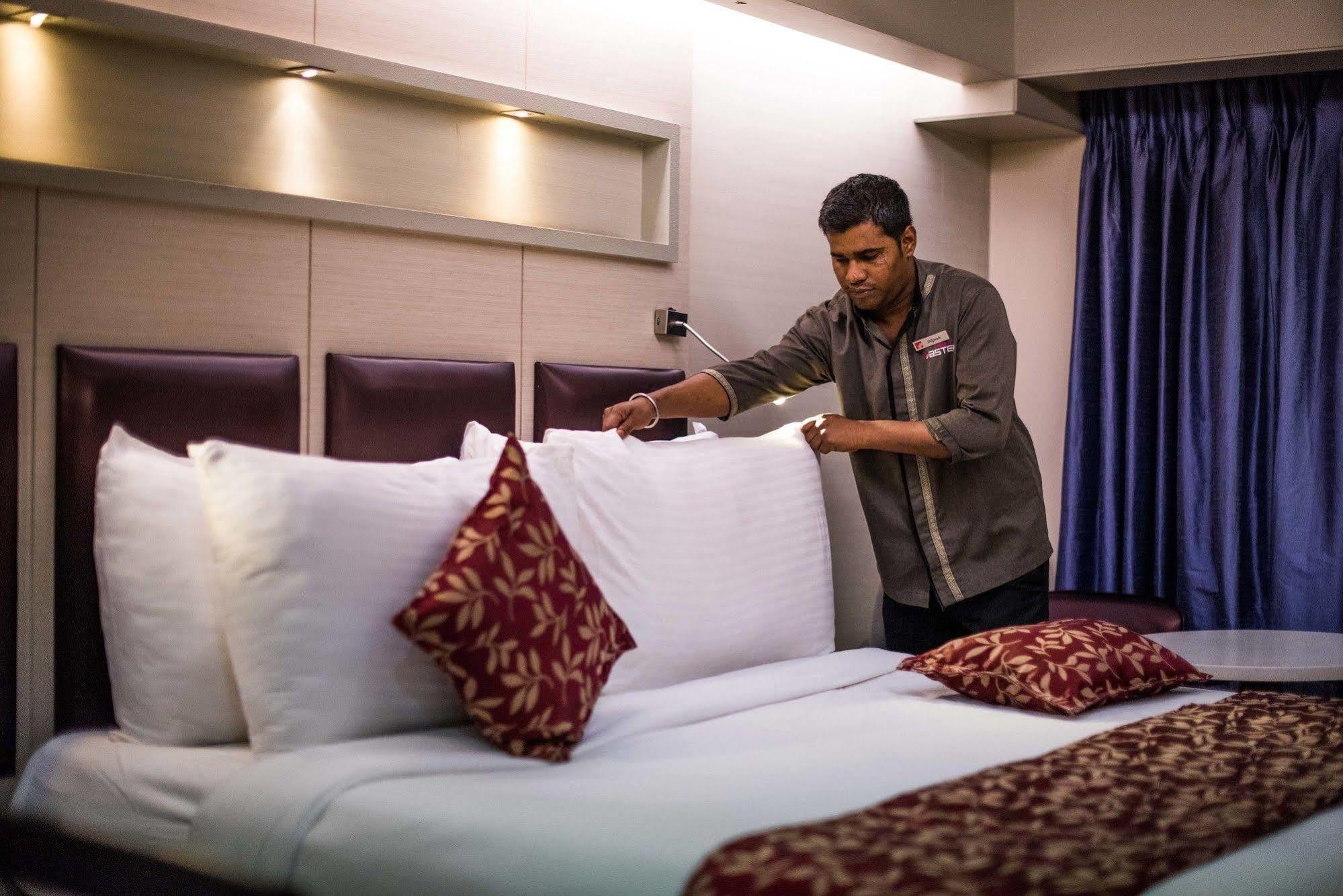 โฮเทล โอเรียนทัล เอสเตอร์ Hotel มุมไบ ภายนอก รูปภาพ
